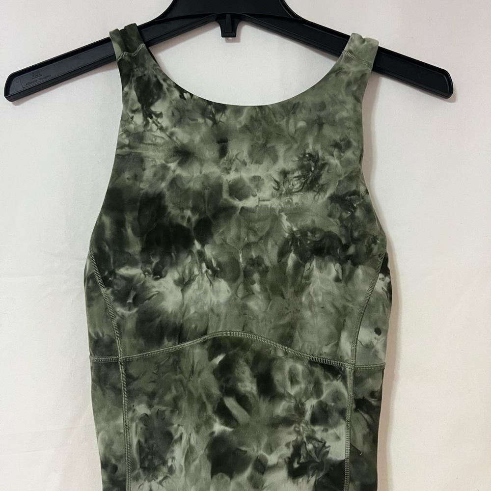 Lululemon Green Diamond Dye Tank Top w Built in Bra